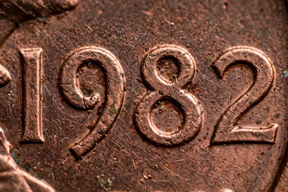 1982 small date vs large date — how to identify the 1982 penny varieties