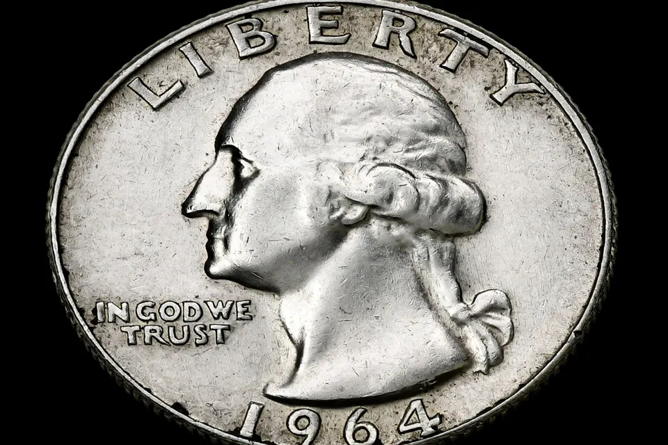 how to tell if a quarter is silver — obverse of a 1964 Washington silver quarter with crisp profile and lettering
